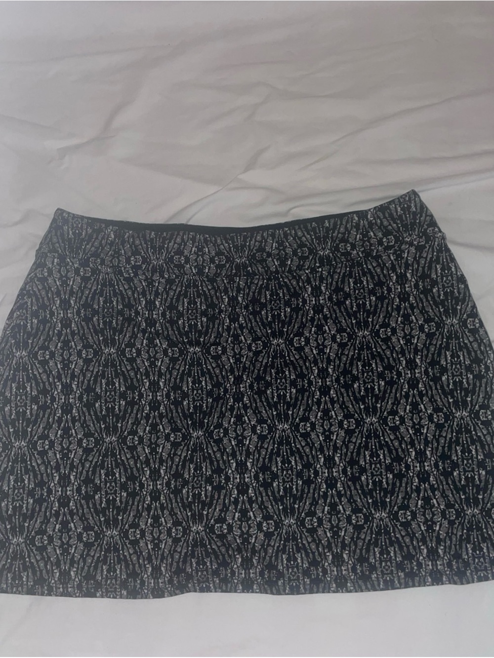 Tranquility by Colorado Clothing Black Patterned Mini Skirt